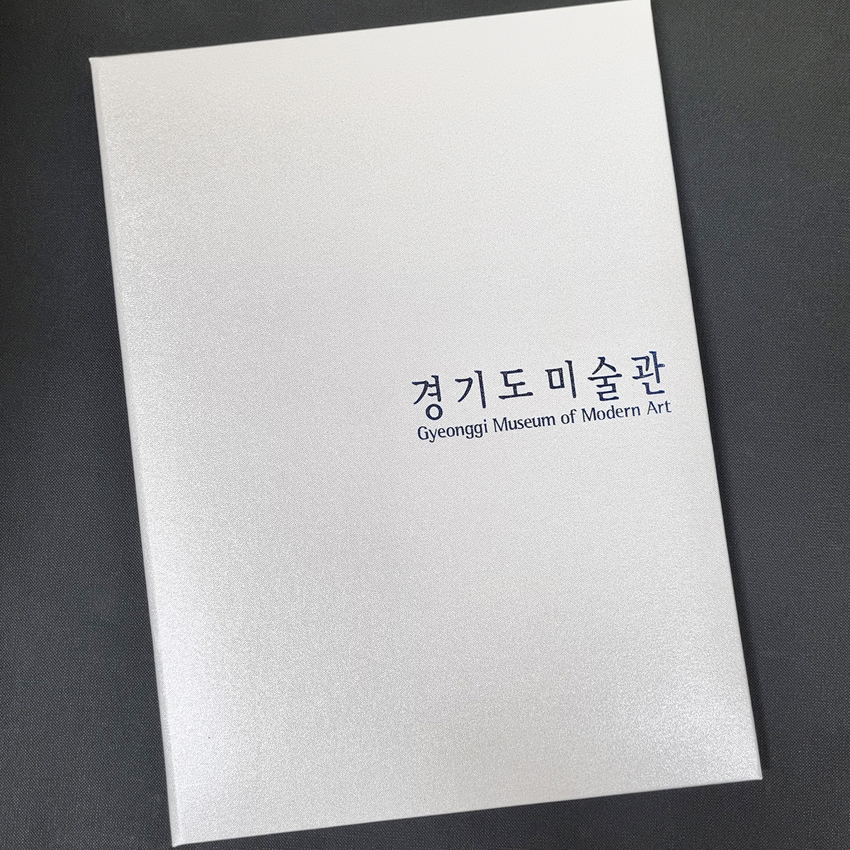 상장케이스 샘플_세로형_화이트_포크르스 SC000781