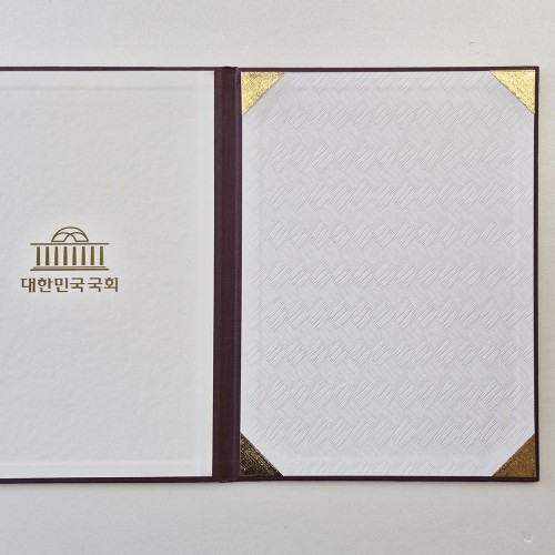 다크레드 엠보패턴 상장케이스 세로형 SC001964