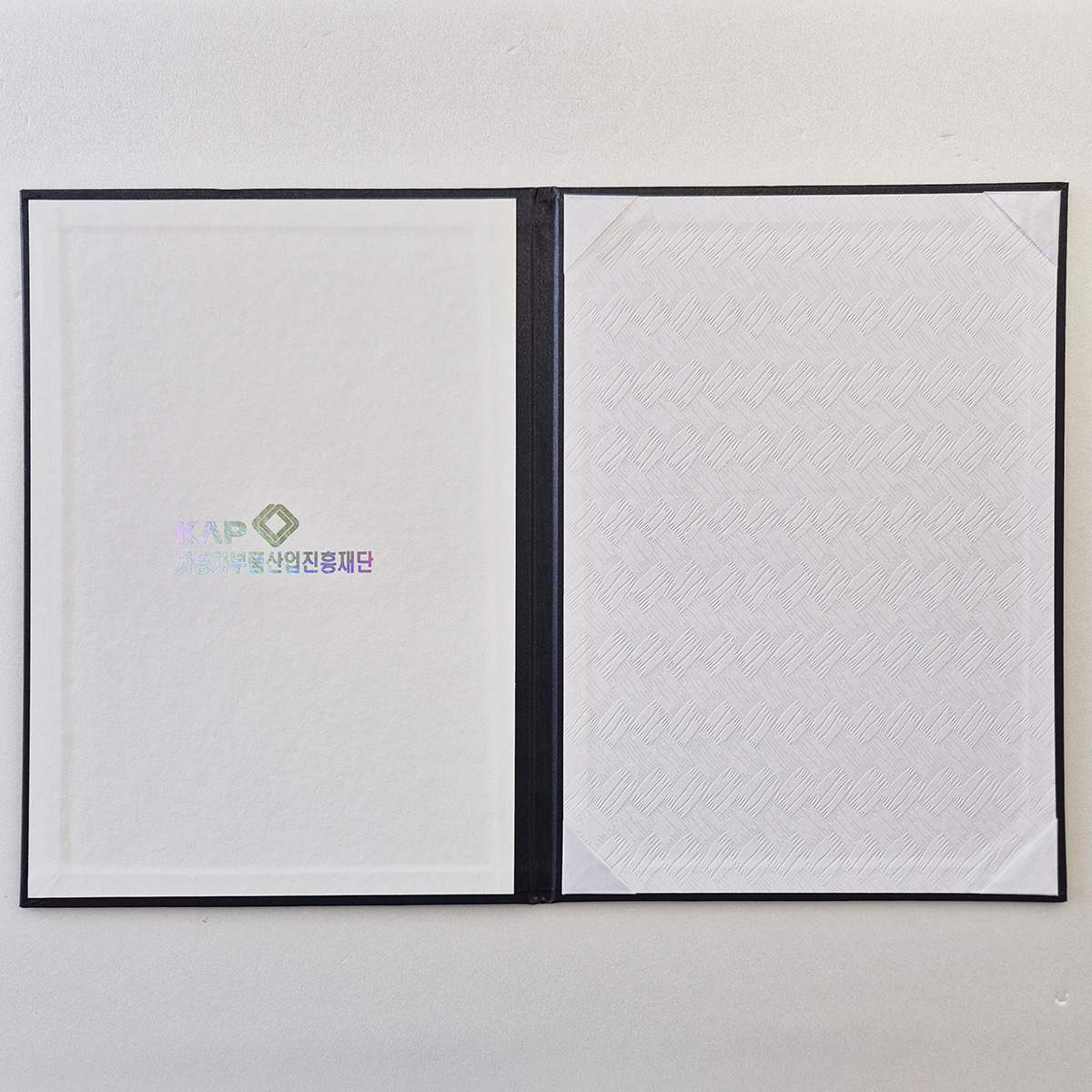 검정 포크르스 상장케이스 세로형 SC001970