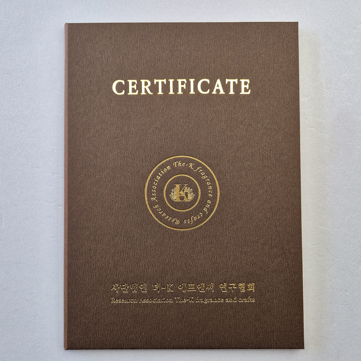 브라운 나뭇결패턴 상장케이스 세로형 SC001978