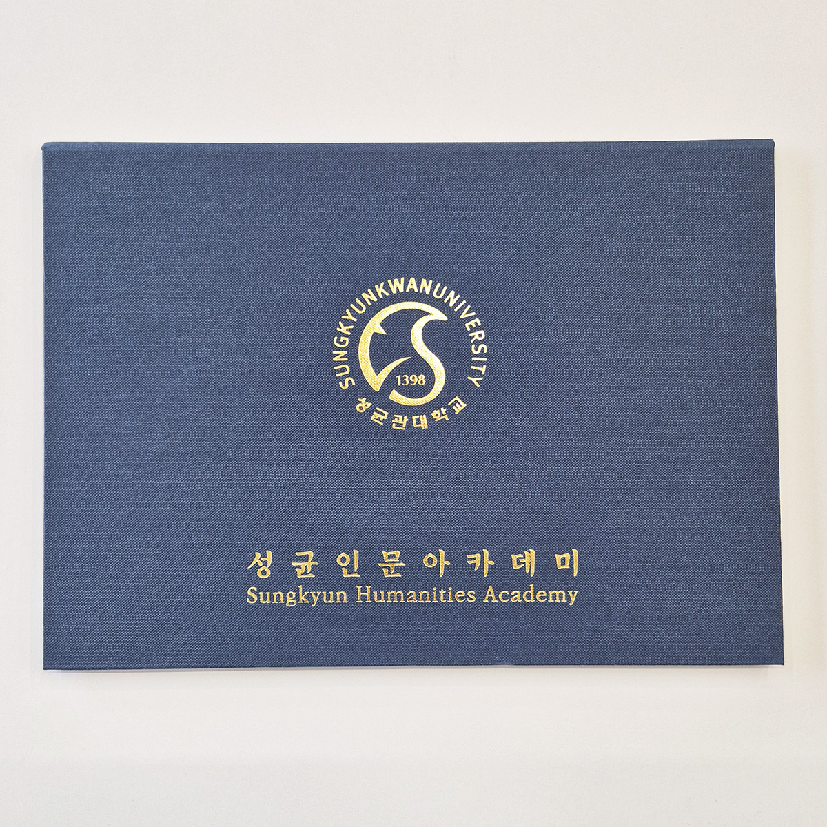 다크블루 엠보패턴 친환경 상장케이스 노트북형 SC002103